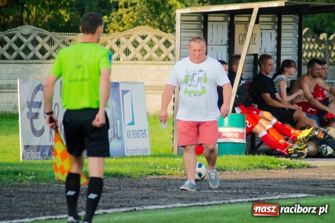 Zdjęcie w galerii na portalu naszraciborz.pl: Klasa okręgowa: Samobój kapitana pogrzebał szanse Tworkowa wiadomości z regionu
