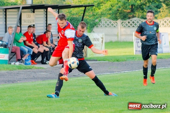 Zdjęcie w galerii na portalu naszraciborz.pl: Klasa okręgowa: Samobój kapitana pogrzebał szanse Tworkowa wiadomości z regionu