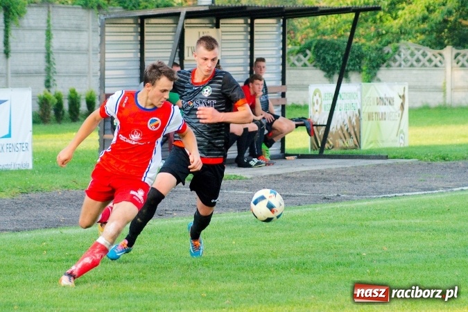 Zdjęcie w galerii na portalu naszraciborz.pl: Klasa okręgowa: Samobój kapitana pogrzebał szanse Tworkowa wiadomości z regionu