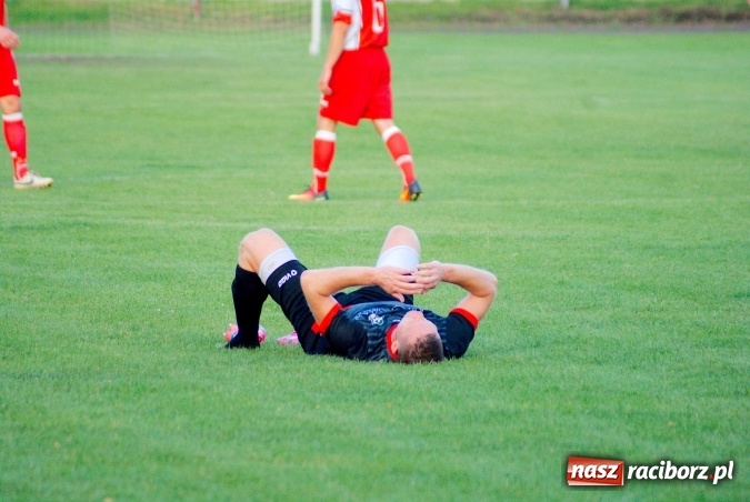 Zdjęcie w galerii na portalu naszraciborz.pl: Klasa okręgowa: Samobój kapitana pogrzebał szanse Tworkowa wiadomości z regionu