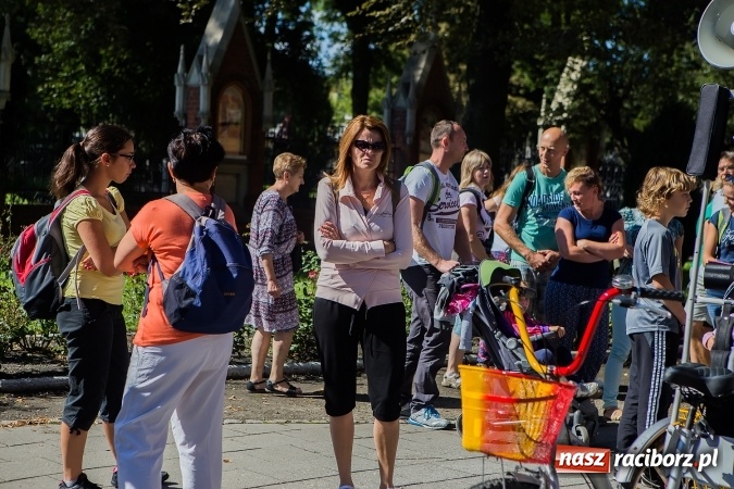 Zdjęcie w galerii na portalu naszraciborz.pl: Raciborska pielgrzymka na Jasną Górę. FOTOREPORTAŻ wiadomości z regionu