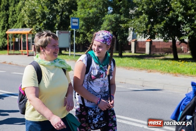 Zdjęcie w galerii na portalu naszraciborz.pl: Raciborska pielgrzymka na Jasną Górę. FOTOREPORTAŻ wiadomości z regionu
