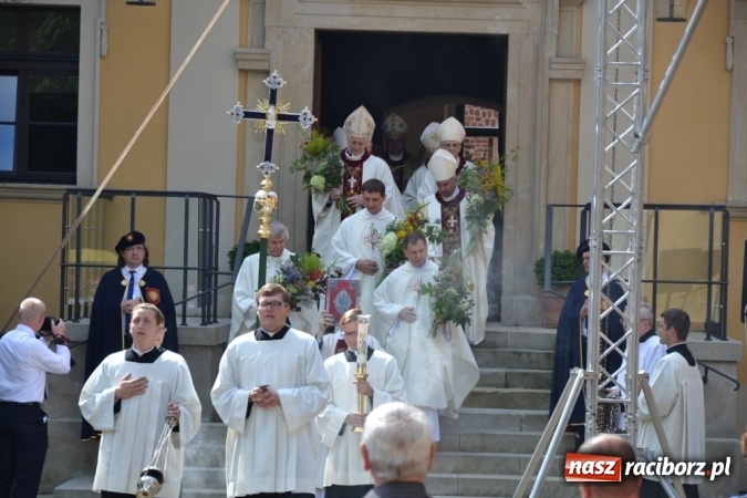Zdjęcie w galerii na portalu naszraciborz.pl: Ciemna noc daje nam nadzieję na piękny poranek - Odpust Metropolitarny w Rudach! wiadomości z regionu