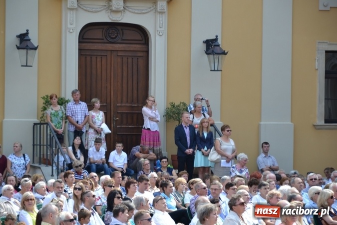 Zdjęcie w galerii na portalu naszraciborz.pl: Ciemna noc daje nam nadzieję na piękny poranek - Odpust Metropolitarny w Rudach! wiadomości z regionu