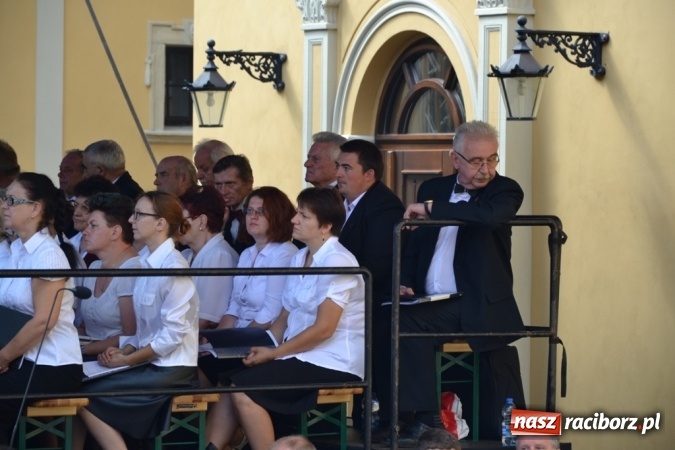 Zdjęcie w galerii na portalu naszraciborz.pl: Ciemna noc daje nam nadzieję na piękny poranek - Odpust Metropolitarny w Rudach! wiadomości z regionu