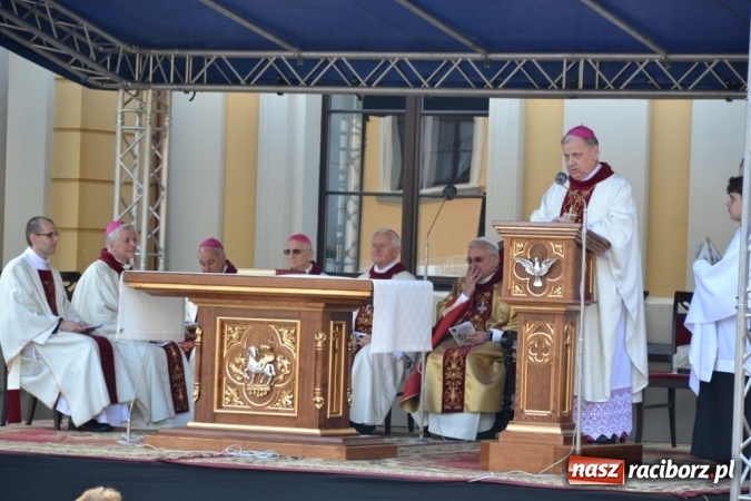 Zdjęcie w galerii na portalu naszraciborz.pl: Ciemna noc daje nam nadzieję na piękny poranek - Odpust Metropolitarny w Rudach! wiadomości z regionu
