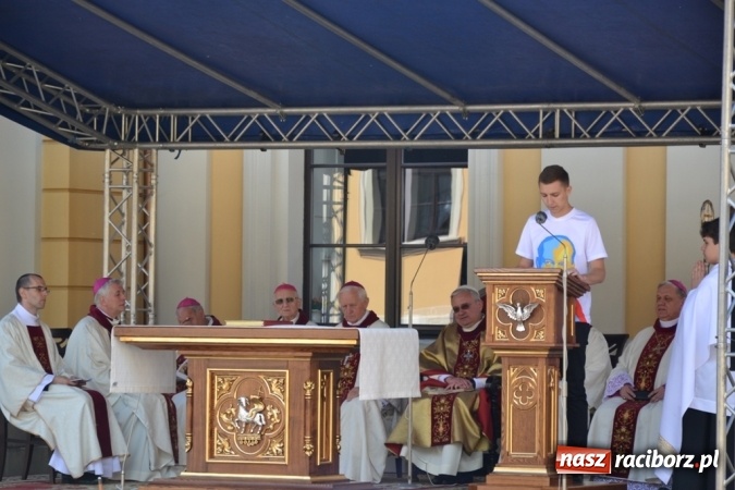 Zdjęcie w galerii na portalu naszraciborz.pl: Ciemna noc daje nam nadzieję na piękny poranek - Odpust Metropolitarny w Rudach! wiadomości z regionu