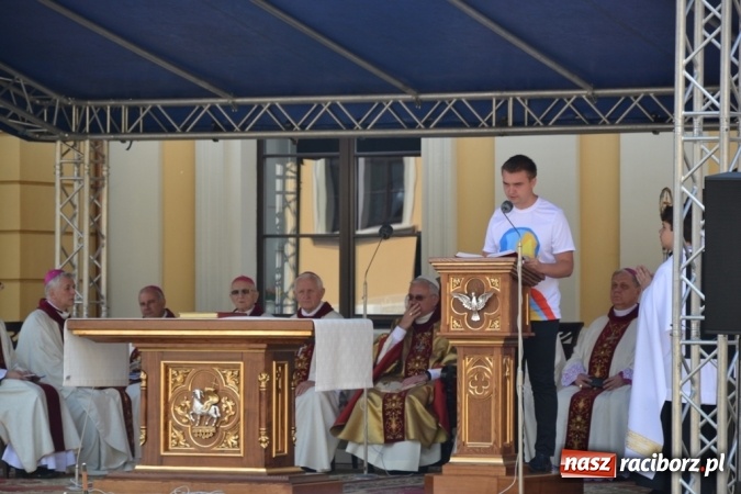 Zdjęcie w galerii na portalu naszraciborz.pl: Ciemna noc daje nam nadzieję na piękny poranek - Odpust Metropolitarny w Rudach! wiadomości z regionu
