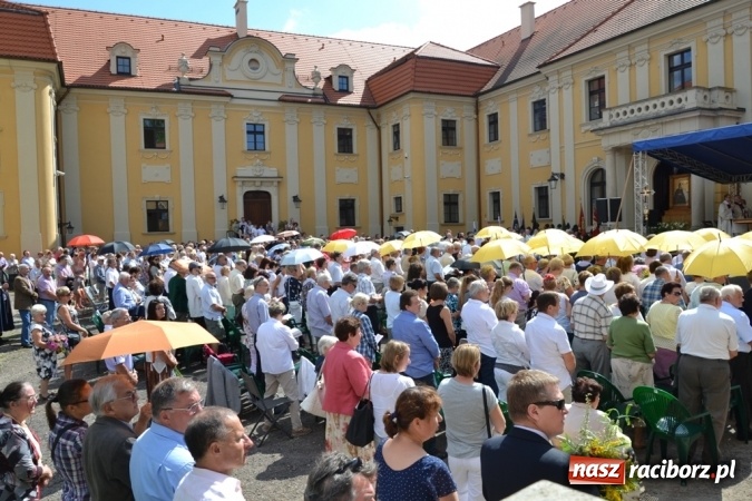 Zdjęcie w galerii na portalu naszraciborz.pl: Ciemna noc daje nam nadzieję na piękny poranek - Odpust Metropolitarny w Rudach! wiadomości z regionu