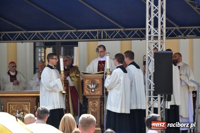 Zdjęcie w galerii na portalu naszraciborz.pl: Ciemna noc daje nam nadzieję na piękny poranek - Odpust Metropolitarny w Rudach! wiadomości z regionu