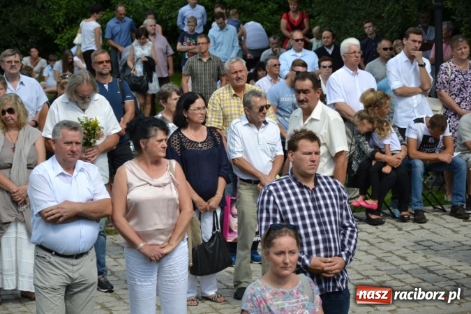 Zdjęcie w galerii na portalu naszraciborz.pl: Ciemna noc daje nam nadzieję na piękny poranek - Odpust Metropolitarny w Rudach! wiadomości z regionu