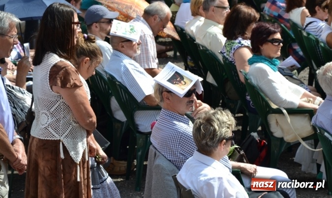 Zdjęcie w galerii na portalu naszraciborz.pl: Ciemna noc daje nam nadzieję na piękny poranek - Odpust Metropolitarny w Rudach! wiadomości z regionu