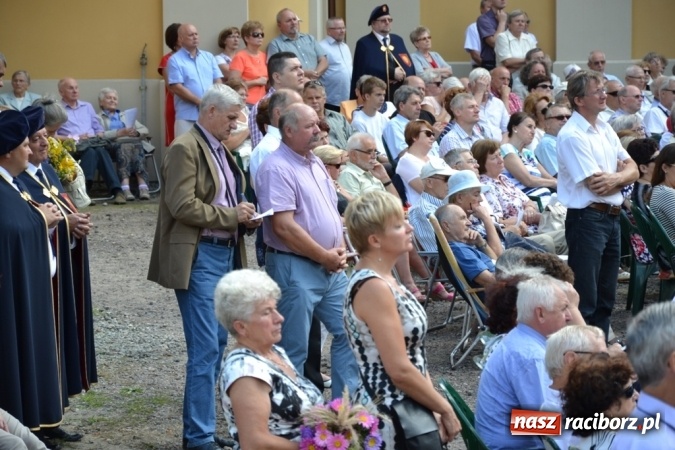 Zdjęcie w galerii na portalu naszraciborz.pl: Ciemna noc daje nam nadzieję na piękny poranek - Odpust Metropolitarny w Rudach! wiadomości z regionu