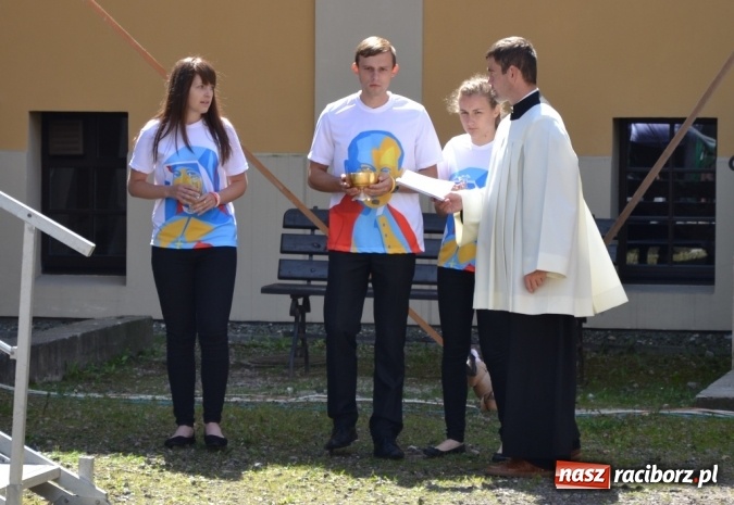 Zdjęcie w galerii na portalu naszraciborz.pl: Ciemna noc daje nam nadzieję na piękny poranek - Odpust Metropolitarny w Rudach! wiadomości z regionu