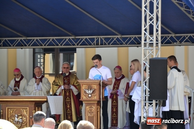 Zdjęcie w galerii na portalu naszraciborz.pl: Ciemna noc daje nam nadzieję na piękny poranek - Odpust Metropolitarny w Rudach! wiadomości z regionu