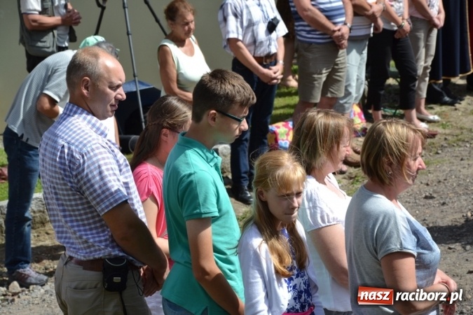 Zdjęcie w galerii na portalu naszraciborz.pl: Ciemna noc daje nam nadzieję na piękny poranek - Odpust Metropolitarny w Rudach! wiadomości z regionu