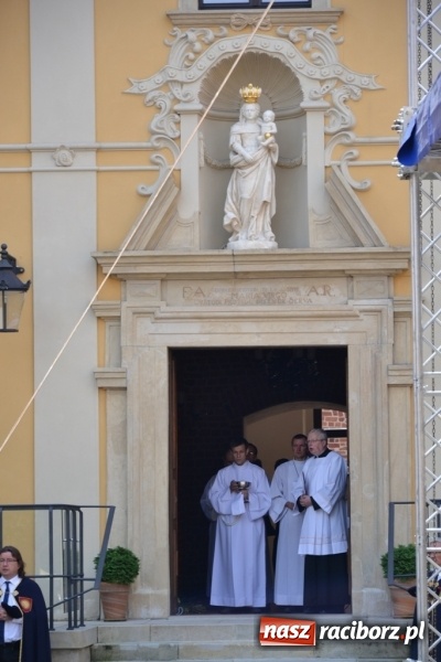 Zdjęcie w galerii na portalu naszraciborz.pl: Ciemna noc daje nam nadzieję na piękny poranek - Odpust Metropolitarny w Rudach! wiadomości z regionu