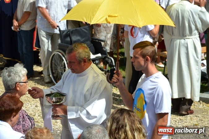 Zdjęcie w galerii na portalu naszraciborz.pl: Ciemna noc daje nam nadzieję na piękny poranek - Odpust Metropolitarny w Rudach! wiadomości z regionu