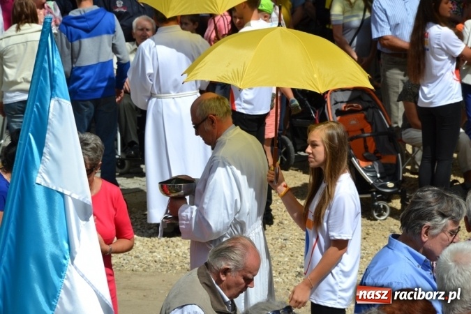 Zdjęcie w galerii na portalu naszraciborz.pl: Ciemna noc daje nam nadzieję na piękny poranek - Odpust Metropolitarny w Rudach! wiadomości z regionu