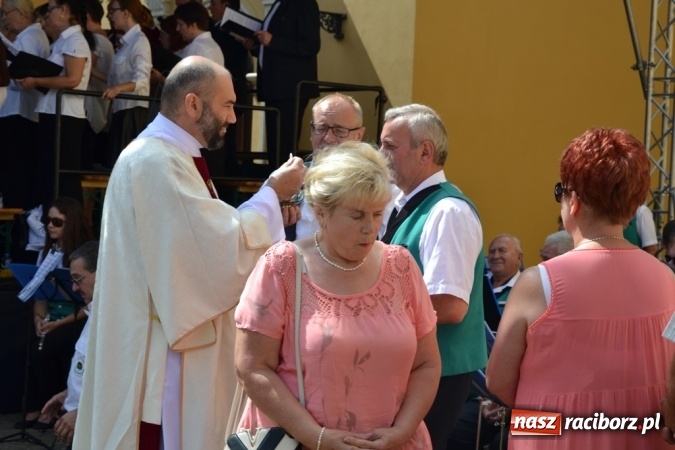Zdjęcie w galerii na portalu naszraciborz.pl: Ciemna noc daje nam nadzieję na piękny poranek - Odpust Metropolitarny w Rudach! wiadomości z regionu