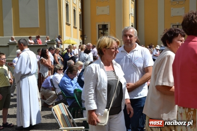 Zdjęcie w galerii na portalu naszraciborz.pl: Ciemna noc daje nam nadzieję na piękny poranek - Odpust Metropolitarny w Rudach! wiadomości z regionu