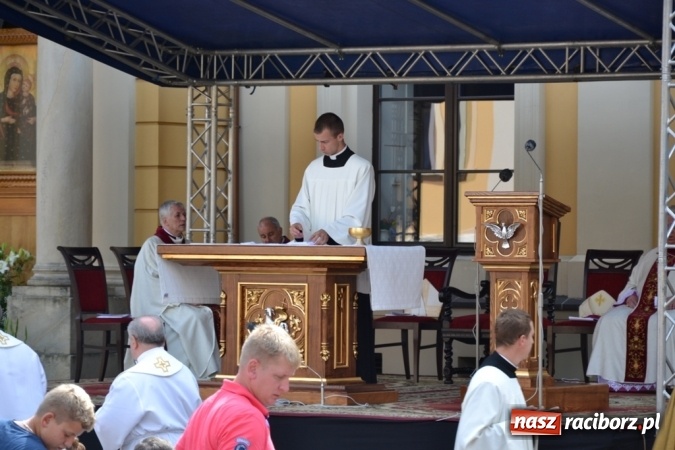 Zdjęcie w galerii na portalu naszraciborz.pl: Ciemna noc daje nam nadzieję na piękny poranek - Odpust Metropolitarny w Rudach! wiadomości z regionu