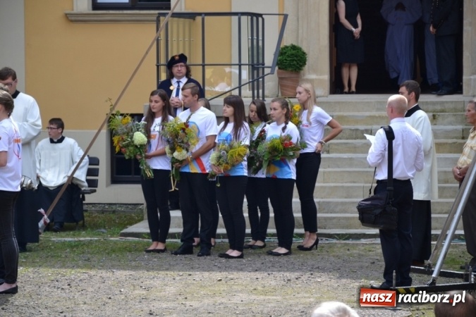 Zdjęcie w galerii na portalu naszraciborz.pl: Ciemna noc daje nam nadzieję na piękny poranek - Odpust Metropolitarny w Rudach! wiadomości z regionu