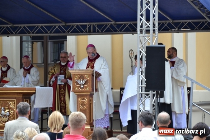 Zdjęcie w galerii na portalu naszraciborz.pl: Ciemna noc daje nam nadzieję na piękny poranek - Odpust Metropolitarny w Rudach! wiadomości z regionu