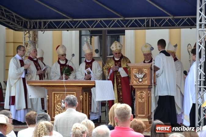 Zdjęcie w galerii na portalu naszraciborz.pl: Ciemna noc daje nam nadzieję na piękny poranek - Odpust Metropolitarny w Rudach! wiadomości z regionu