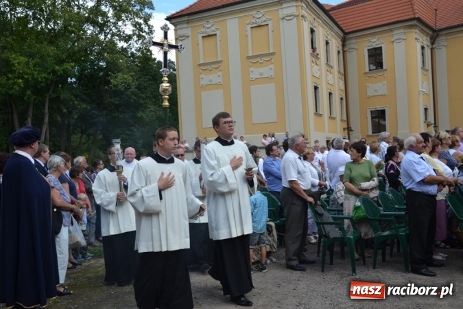 Zdjęcie w galerii na portalu naszraciborz.pl: Ciemna noc daje nam nadzieję na piękny poranek - Odpust Metropolitarny w Rudach! wiadomości z regionu