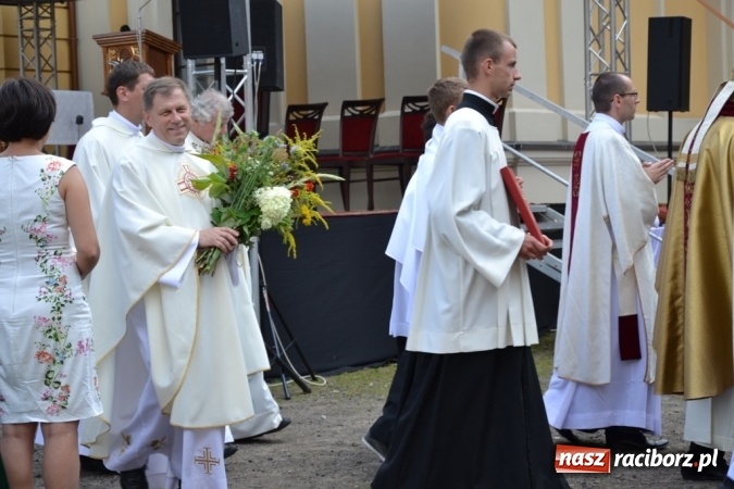 Zdjęcie w galerii na portalu naszraciborz.pl: Ciemna noc daje nam nadzieję na piękny poranek - Odpust Metropolitarny w Rudach! wiadomości z regionu