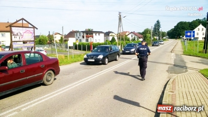 Zdjęcie w galerii na portalu naszraciborz.pl: Bezpieczny przejazd - wspólna akcja policjantów i pracowników PKP wiadomości z regionu