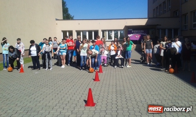 Zdjęcie w galerii na portalu naszraciborz.pl: IV Szkolna Paraolimpiada w Krzyżanowicach  wiadomości z regionu