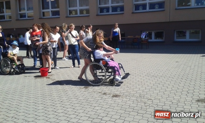 Zdjęcie w galerii na portalu naszraciborz.pl: IV Szkolna Paraolimpiada w Krzyżanowicach  wiadomości z regionu