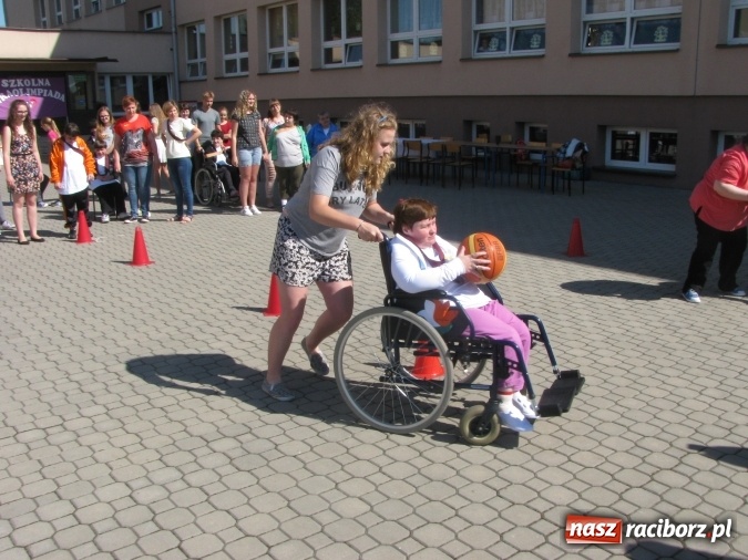 Zdjęcie w galerii na portalu naszraciborz.pl: IV Szkolna Paraolimpiada w Krzyżanowicach  wiadomości z regionu