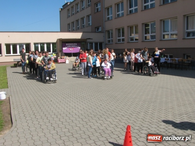 Zdjęcie w galerii na portalu naszraciborz.pl: IV Szkolna Paraolimpiada w Krzyżanowicach  wiadomości z regionu