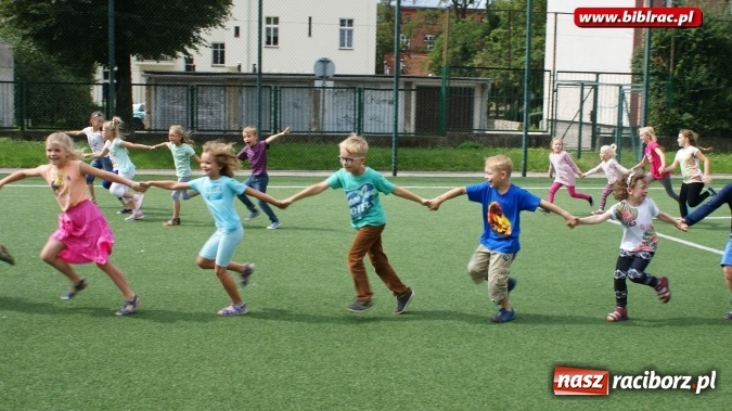 Zdjęcie w galerii na portalu naszraciborz.pl: Lato z biblioteką: Doktor Nieboli i papuga Polinezja  wiadomości z regionu