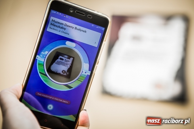 Zdjęcie w galerii na portalu naszraciborz.pl: Pokemony opanowały cały świat, dotarły r&oacute;wnież do Raciborza wiadomości z regionu