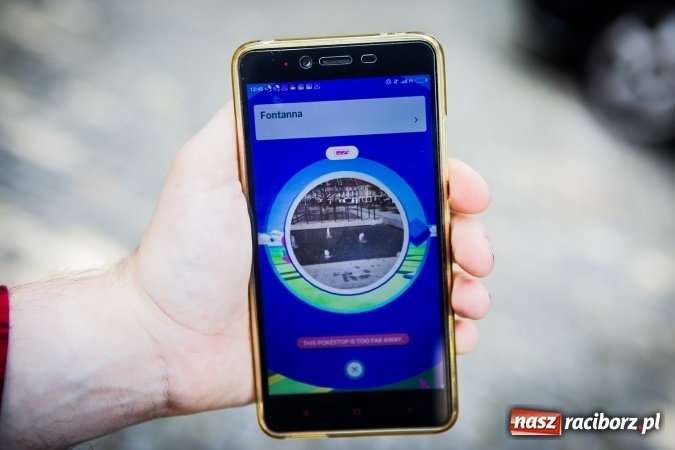 Zdjęcie w galerii na portalu naszraciborz.pl: Pokemony opanowały cały świat, dotarły r&oacute;wnież do Raciborza wiadomości z regionu