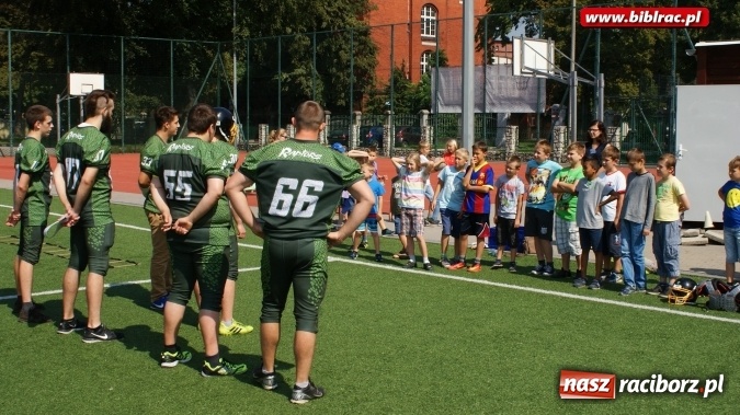 Zdjęcie w galerii na portalu naszraciborz.pl: No, a teraz zażyjmy sobie pieg&oacute;w! - Akademia Pana Kleksa zawitała do Raciborza wiadomości z regionu