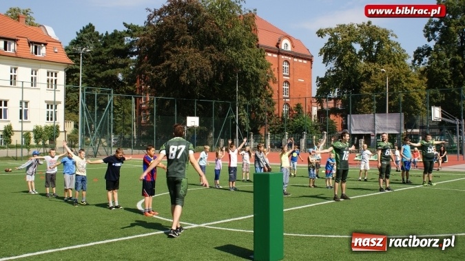 Zdjęcie w galerii na portalu naszraciborz.pl: No, a teraz zażyjmy sobie pieg&oacute;w! - Akademia Pana Kleksa zawitała do Raciborza wiadomości z regionu