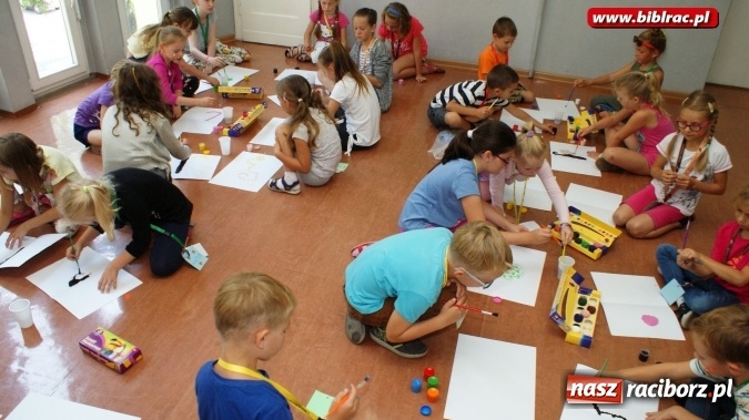 Zdjęcie w galerii na portalu naszraciborz.pl: No, a teraz zażyjmy sobie pieg&oacute;w! - Akademia Pana Kleksa zawitała do Raciborza wiadomości z regionu