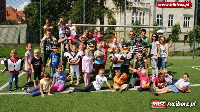 Zdjęcie w galerii na portalu naszraciborz.pl: No, a teraz zażyjmy sobie pieg&oacute;w! - Akademia Pana Kleksa zawitała do Raciborza wiadomości z regionu