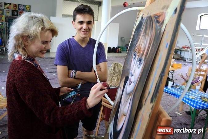 Zdjęcie w galerii na portalu naszraciborz.pl: Międzynarodowe warsztaty w Dreźnie z udziałem uczennic Liceum Plastycznego wiadomości z regionu