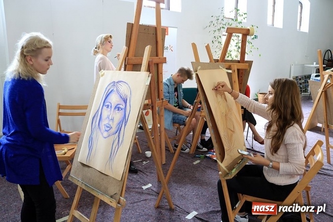 Zdjęcie w galerii na portalu naszraciborz.pl: Międzynarodowe warsztaty w Dreźnie z udziałem uczennic Liceum Plastycznego wiadomości z regionu