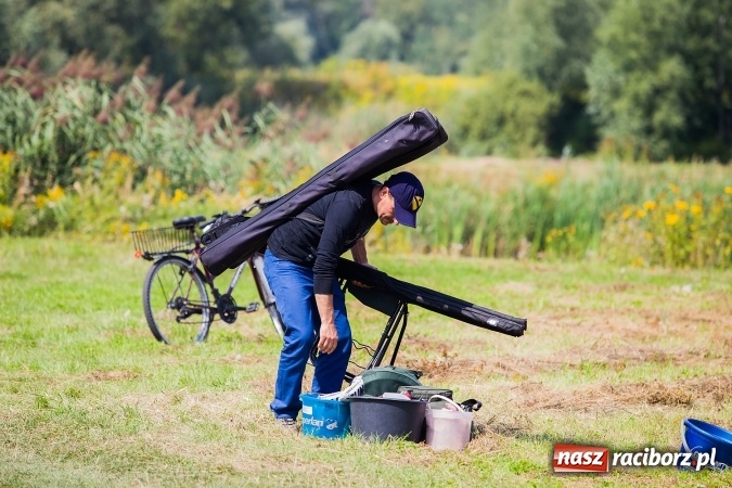 Zdjęcie w galerii na portalu naszraciborz.pl: Osoby niesłyszące rywalizują w Mistrzostwach w Wędkarstwie Spławikowym wiadomości z regionu
