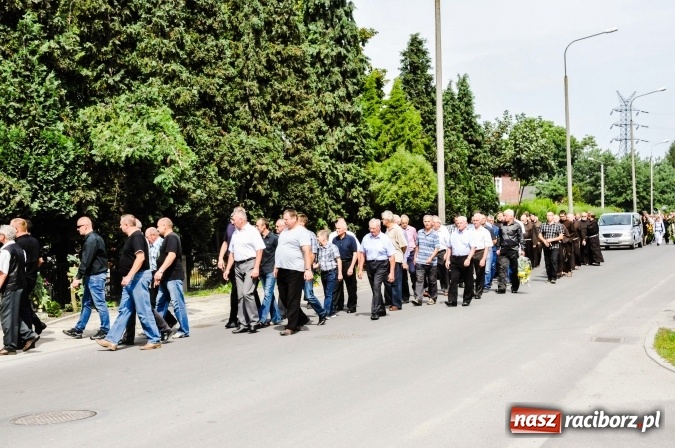Zdjęcie w galerii na portalu naszraciborz.pl: Na Płoni pożegnano dziś śp. Józefa Marcala wiadomości z regionu