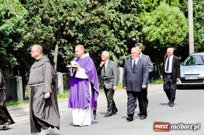 Zdjęcie w galerii na portalu naszraciborz.pl: Na Płoni pożegnano dziś śp. Józefa Marcala wiadomości z regionu
