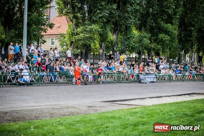 Zdjęcie w galerii na portalu naszraciborz.pl: Cztery drużyny futbolu amerykańskiego walczyły w Raciborzu o udział w mistrzostwach Polski PLFA 8 wiadomości z regionu