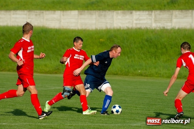 Zdjęcie w galerii na portalu naszraciborz.pl: A klasa: Płomień strawił Wypoczynek wiadomości z regionu